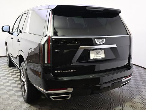 New 2026 Cadillac Escalade Luxury w/ LPO, Radiant Package image 4