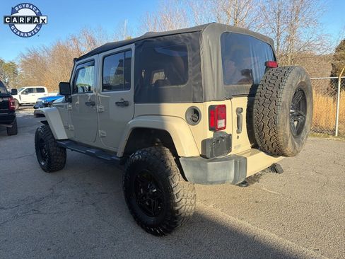 Used 2017 Jeep Wrangler Unlimited Sahara w/ Connectivity Group image 4