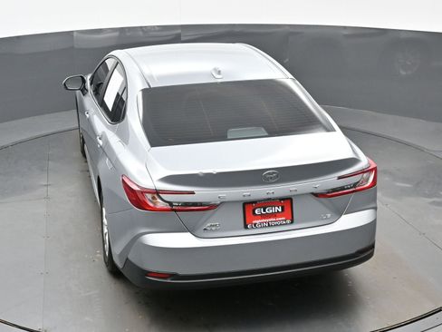 Used 2025 Toyota Camry LE image 38