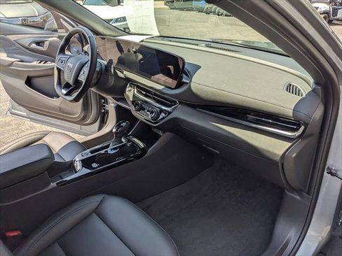 Used 2025 Buick Envista Sport Touring w/ Convenience I Package FWD image 19