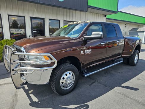 Used 2014 RAM 3500 SLT AWD/4WD image 2
