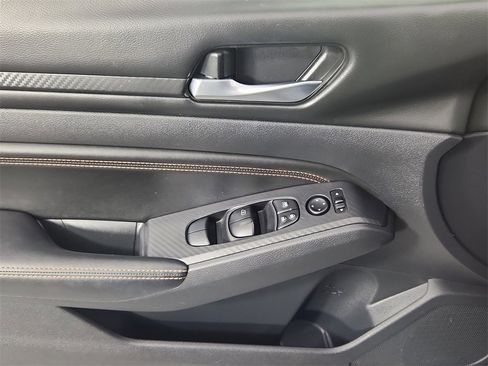 Used 2019 Nissan Altima 2.5 SR image 9