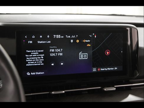Used 2024 Kia Carnival EX FWD image 11