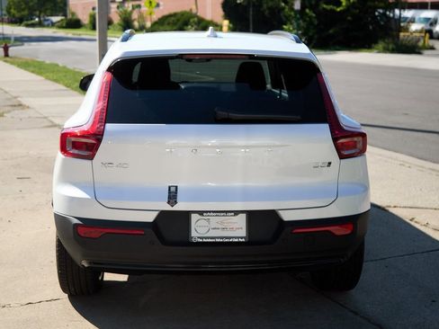 New 2025 Volvo XC40 B5 Plus w/ Climate Package image 8