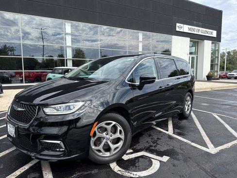 Used 2024 Chrysler Pacifica Limited FWD image 1