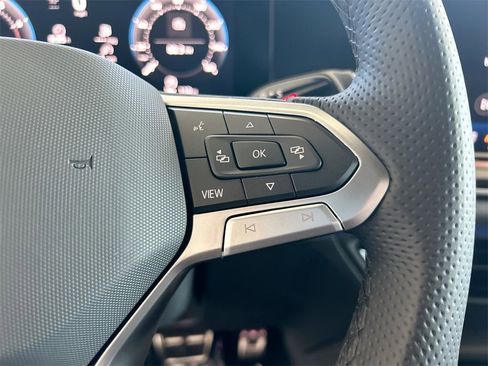 New 2026 Volkswagen Tiguan SE R-Line image 18