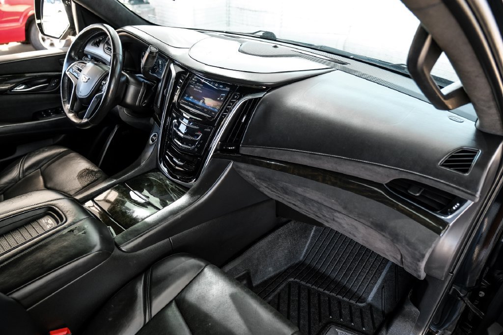 Used 2020 Cadillac Escalade Platinum AWD/4WD image 10