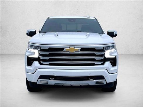 Used 2024 Chevrolet Silverado 1500 High Country image 3