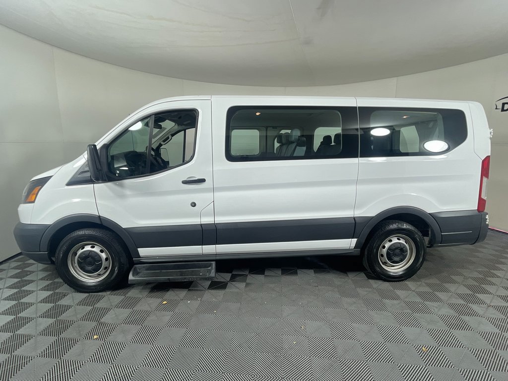 Used 2017 Ford Transit 150 XL RWD image 3