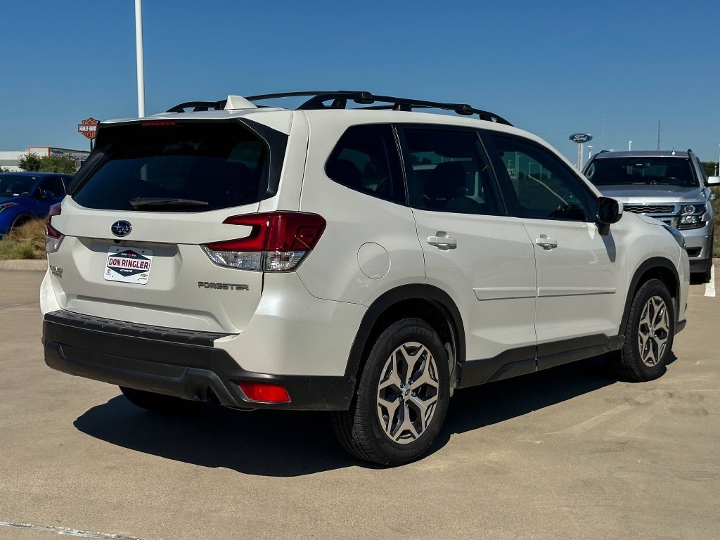 Used 2022 Subaru Forester Premium w/ Popular Package #2 AWD/4WD image 3