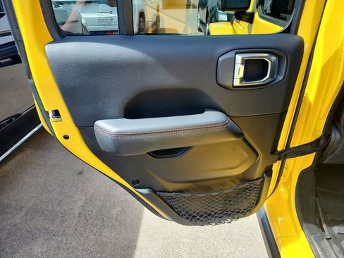 Used 2019 Jeep Wrangler Unlimited Rubicon w/ Dual Top Group image 28