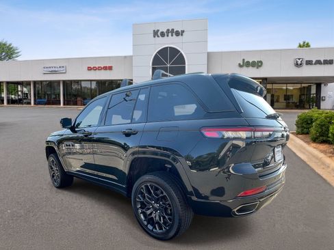 Certified 2024 Jeep Grand Cherokee Summit AWD/4WD image 4