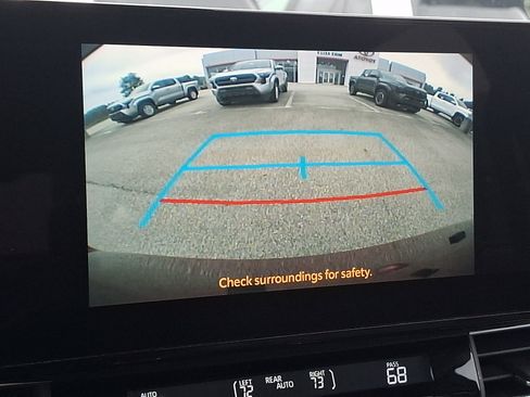 Certified 2025 Toyota Sienna XLE FWD image 21