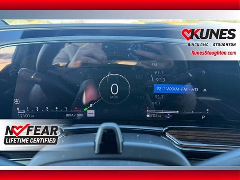 Used 2024 Cadillac Escalade ESV Premium Luxury AWD/4WD image 29