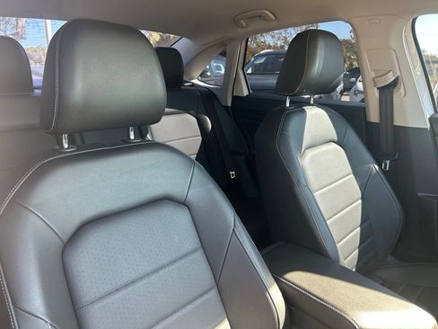 Used 2023 Volkswagen Jetta SE image 46