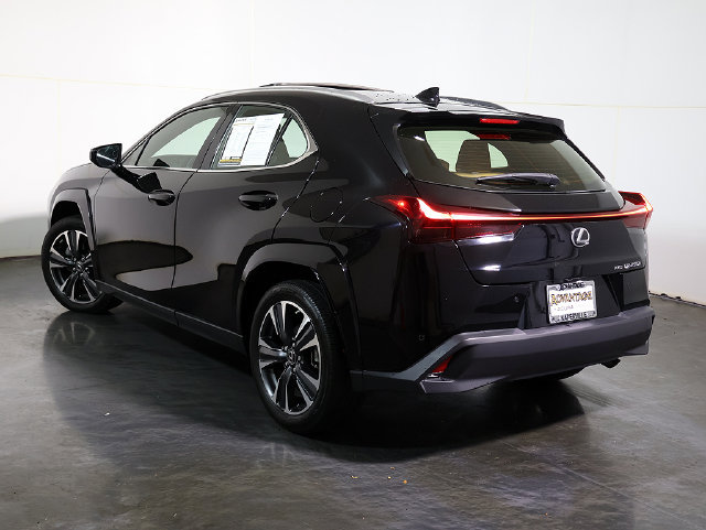 Used 2024 Lexus UX 250h AWD w/ Premium Package image 2