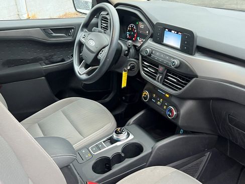 Used 2020 Ford Escape S image 10