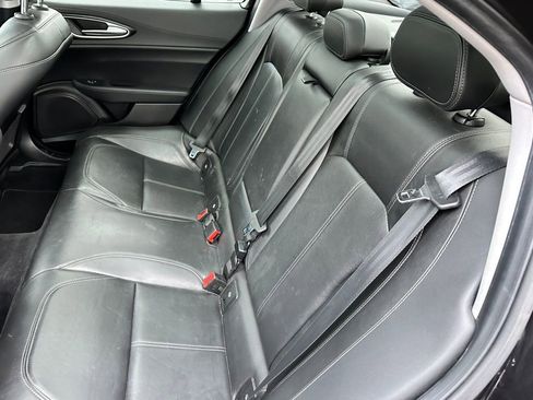 Used 2017 Alfa Romeo Giulia Base image 10