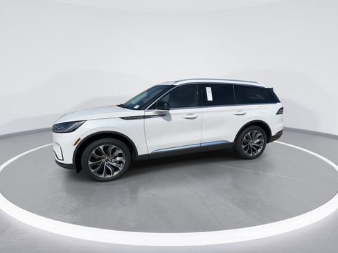 Certified 2025 Lincoln Aviator Reserve w/ Illumination Package AWD/4WD image 4