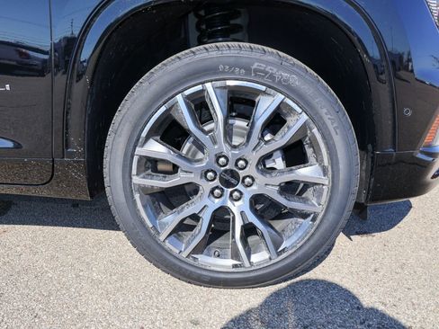 New 2026 GMC Acadia Denali Ultimate w/ LPO, Floor Liner Package image 37