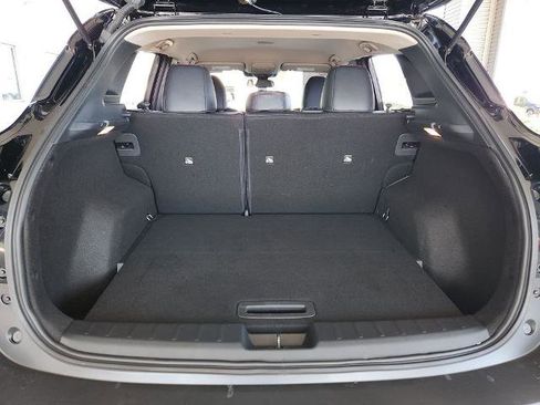 Certified 2025 Nissan Kicks SR image 13