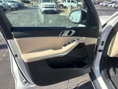 Used 2020 BMW X5 xDrive40i w/ Premium Package image 18