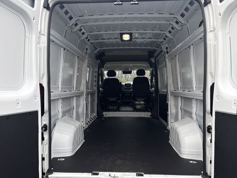 Used 2025 RAM ProMaster 2500 w/ Quick Order Package 22G SLT image 18