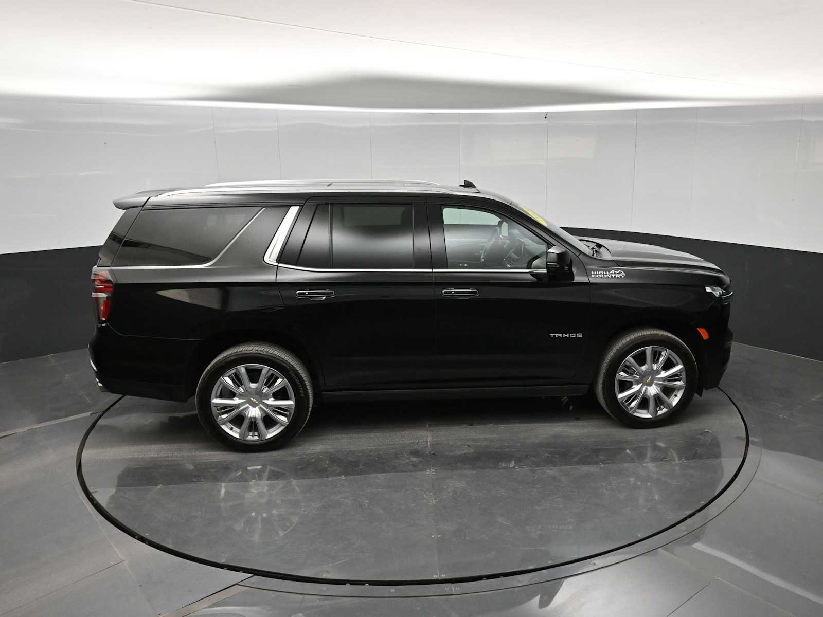 Used 2024 Chevrolet Tahoe High Country w/ Premium Package AWD/4WD image 32
