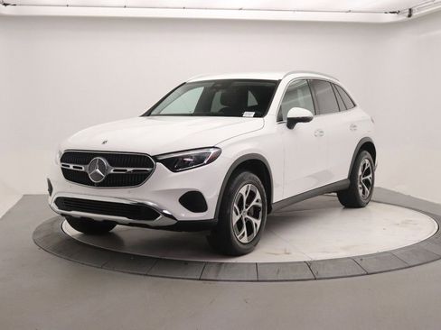 Certified 2025 Mercedes-Benz GLC 350e 4MATIC image 3