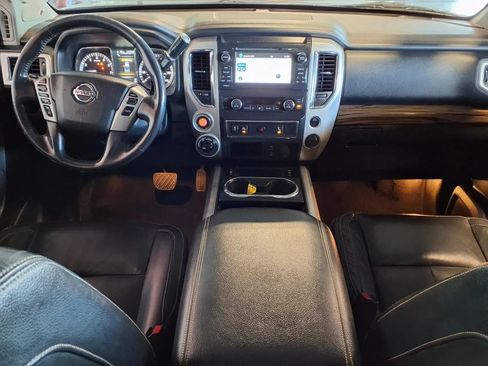Used 2017 Nissan Titan SL AWD/4WD image 13