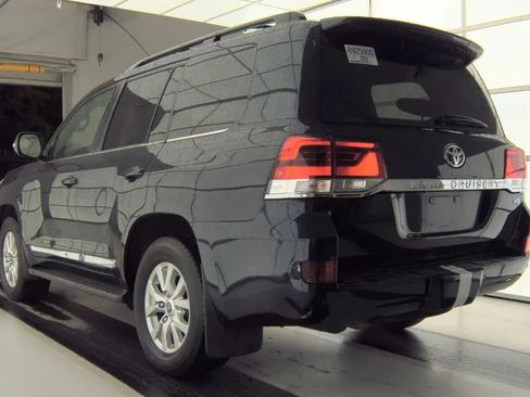Used 2016 Toyota Land Cruiser w/ Preferred Accessory Package AWD/4WD image 4
