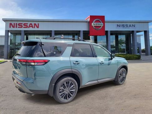 New 2026 Nissan Pathfinder SL w/ SL Premium Package (P04) AWD/4WD image 2