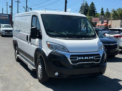Used 2025 RAM ProMaster 2500 w/ U-Haul Equipment Group FWD image 2