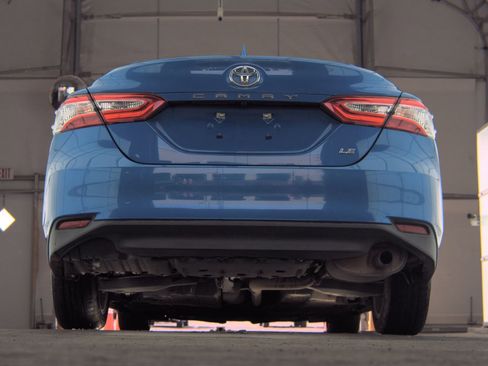 Used 2020 Toyota Camry LE w/ Carpet Mat Package image 11