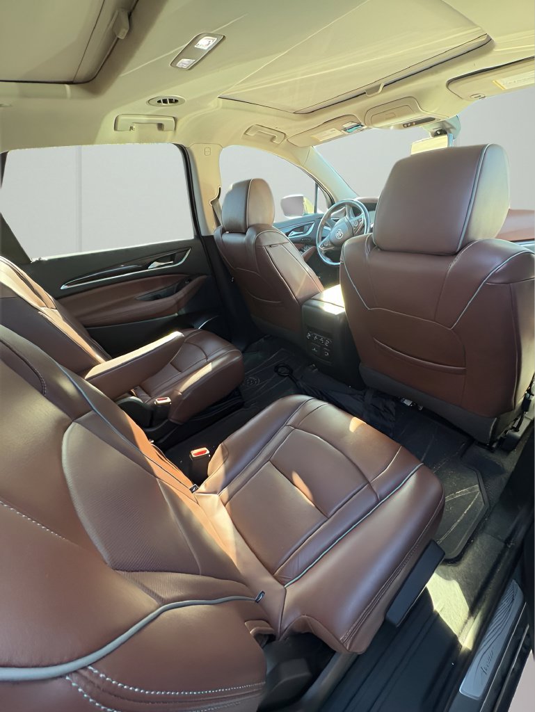 Used 2018 Buick Enclave Avenir w/ Avenir Technology Package AWD/4WD image 9