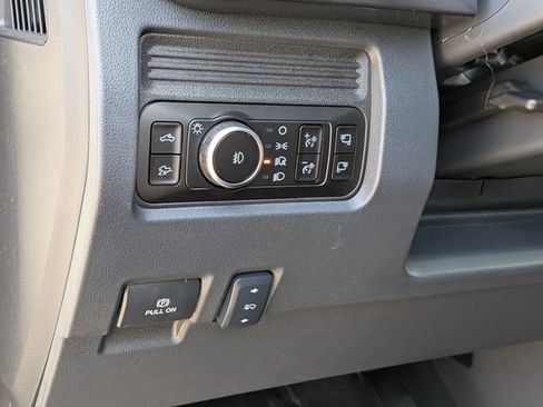 New 2026 Ford F350 4x4 Crew Cab DRW Super Duty image 15