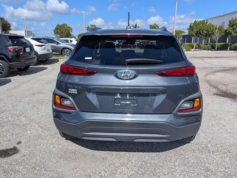 Used 2018 Hyundai Kona SEL w/ SEL Tech Package 02 FWD image 5