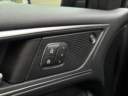 Used 2022 Ford Edge ST w/ Equipment Group 401A AWD/4WD image 14