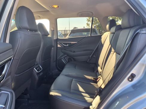 Used 2021 Subaru Outback Limited image 5