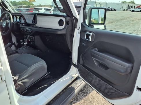 Used 2024 Jeep Wrangler Unlimited Sport AWD/4WD image 44