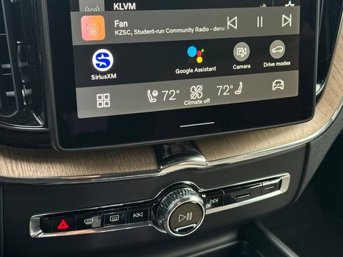 New 2026 Volvo XC60 B5 Plus w/ Protection Package Premier AWD/4WD image 18