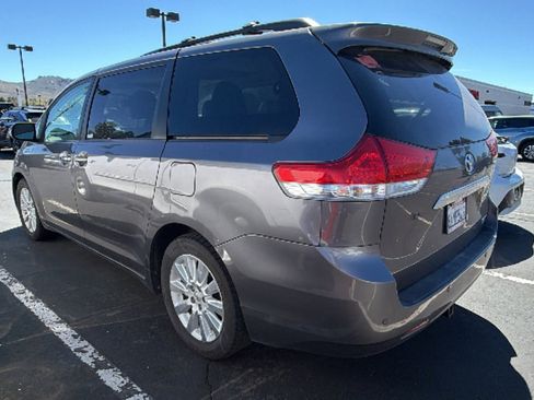 Used 2014 Toyota Sienna Limited w/ Limited Premium Package image 3