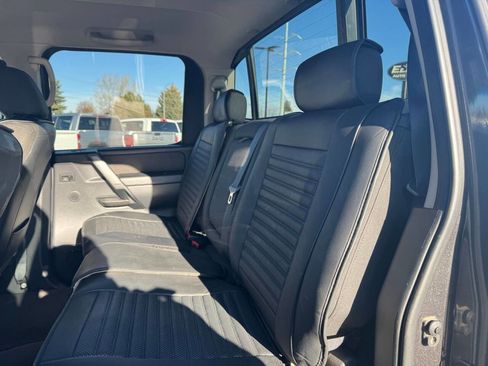 Used 2009 Nissan Titan SE w/ SE Drivers Convenience Pkg image 12