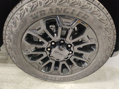 New 2026 GMC Sierra 2500 Denali w/ Denali Reserve Package AWD/4WD image 4