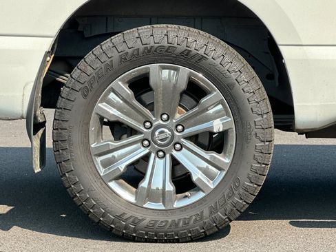 Used 2019 Nissan Titan SV w/ SV Convenience Package AWD/4WD image 26