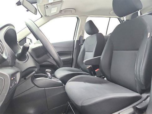 Used 2023 Nissan Kicks S image 13