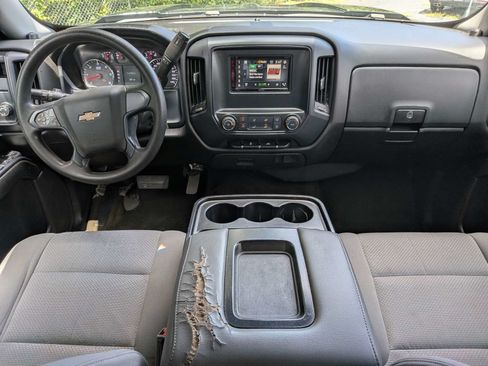 Used 2018 Chevrolet Silverado 1500 Custom w/ Custom Value Package RWD image 14