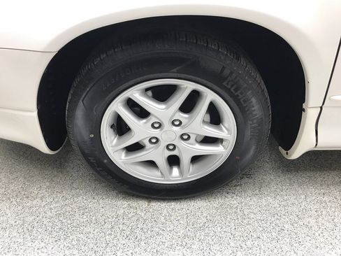 Used 2004 Dodge Intrepid SE image 7