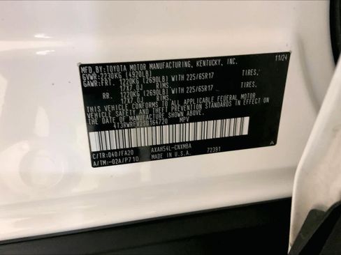 Used 2025 Toyota RAV4 XLE image 36