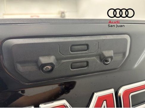 Used 2022 GMC Sierra 2500 Denali w/ Denali Black Diamond Edition image 16